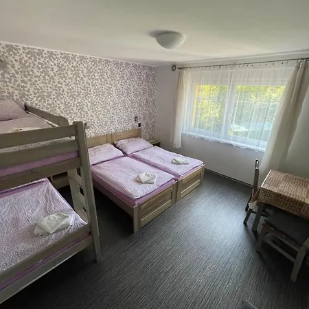 Maxovo Kralovstvi Apartment Rovensko pod Troskami Exterior photo
