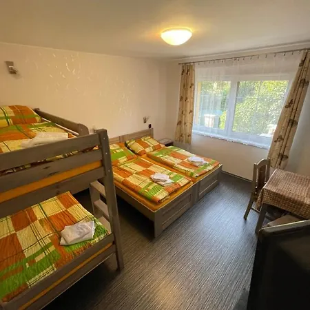 Maxovo Kralovstvi Apartment Rovensko pod Troskami Exterior photo