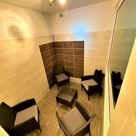 Maxovo Kralovstvi Apartment Rovensko pod Troskami Exterior photo